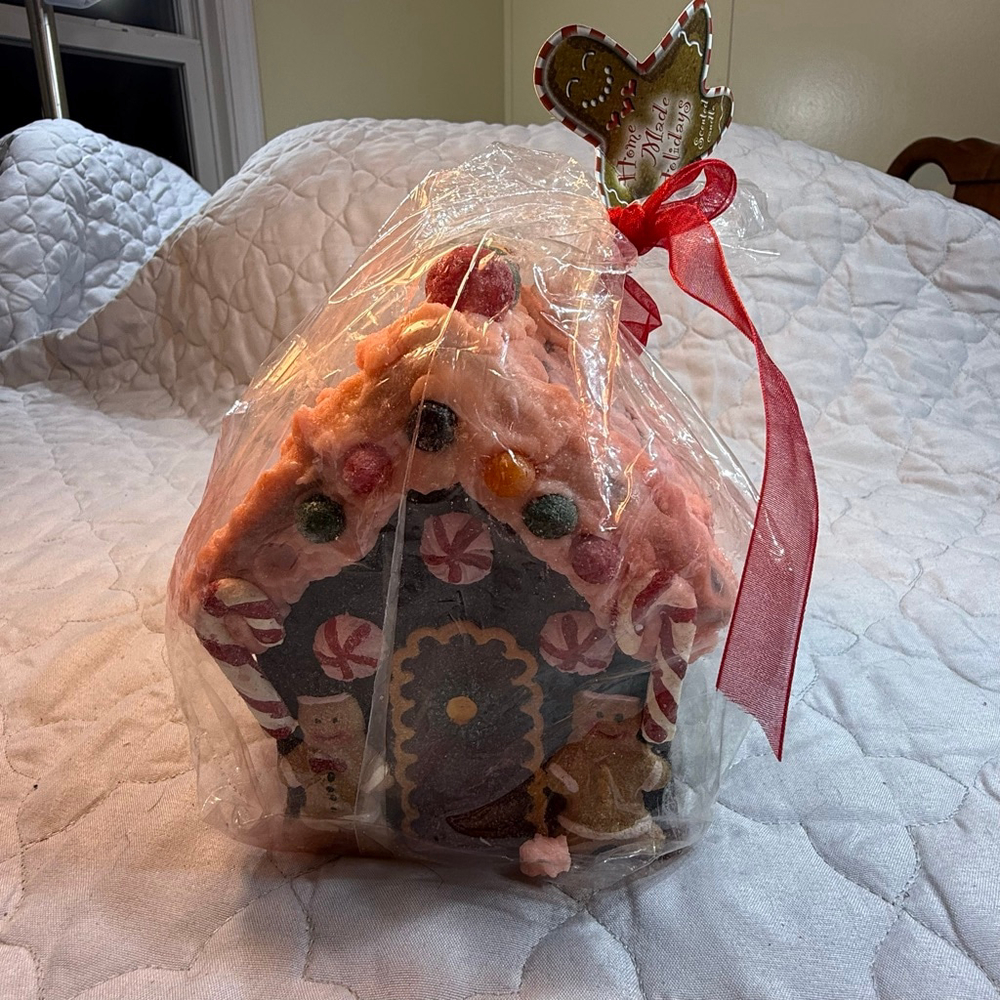Lava Gingerbread House Scented Candle Brown Pink